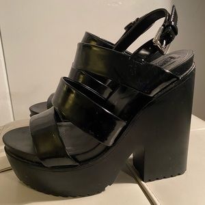 FOREVER 21 PLATFORM PUMPS